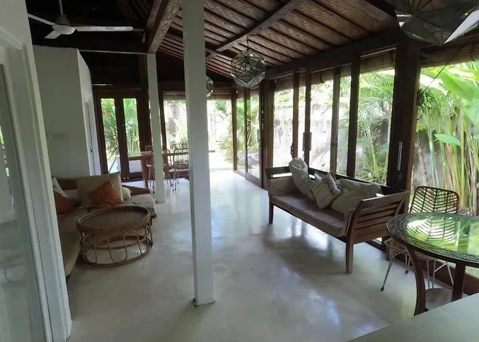 Villa Kayu Keluarga Lilas